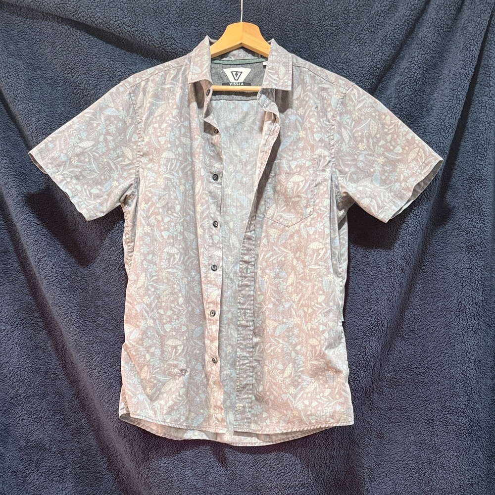 VISSLA Light Blue and Grey Casual Button Down Shirt